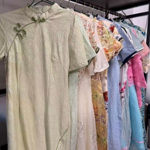 Venta al por mayor a bajo precio, ropa usada de alta calidad y estilo exquisito, fardos de ropa usada de verano estilo <span class=keywords><strong>Cheongsam</strong></span> para mujer - Product Image 1