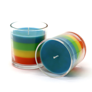 Love is Love Candle LGBTQ Gay Lesbian Pride Bougie arc-en-ciel amour arc-en-ciel Bougie parfumée à la sauge de luxe de longue durée - Product Image 1