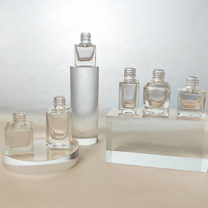 High-End Auto Parfum Fles Leeg Creatief Ca Overhandigen Houder Cartoon Fan Voor Navulbare <span class=keywords><strong>Diffuser</strong></span> Boack Cars Nieuw - Product Image 5