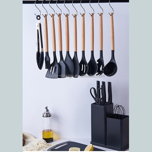 Hot Bán Dùng Một Lần 19-Mảnh Silicone Nhà Bếp Đồ Dùng Thiết Lập Với Tay Cầm Bằng Gỗ Cắt Hội Đồng Quản Trị Và Lưu Trữ Xô - Product Image 2