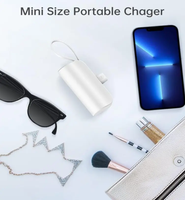 Mini banque d'alimentation Charge rapide avec support de téléphone 5000Mah Chargeur portable Petite banque d'alimentation à capsule pour Iphone Type C