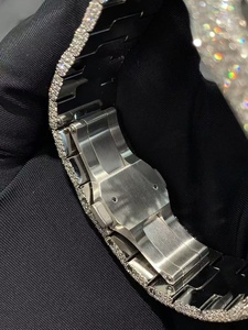 Montre en moissanite élégante et luxueuse, à l'apparence éblouissante, idéale pour les soirées et les festivals. - Product Image 3