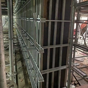 Telaio in Acciaio Zincato Riutilizzabile per Casseforme di Pareti Antisismiche, Struttura Durevole per Edifici Residenziali in Calcestruzzo - Product Image 1