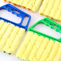 Brosse de nettoyage manuelle en plastique écologique à 7 lames pour le nettoyage des fenêtres et des stores domestiques
