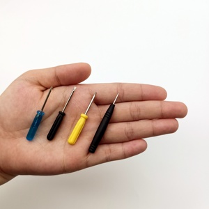 Productos auditivos Accesorios Herramientas de limpieza Venta caliente Kit de limpieza de audífonos con repuestos y destornillador Essential Ear - Product Image 4