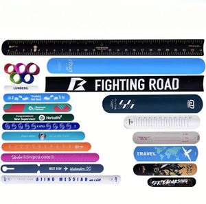 Bracelet en silicone à logo personnalisé, couleur unie, pour promotions et événements - Product Image 3