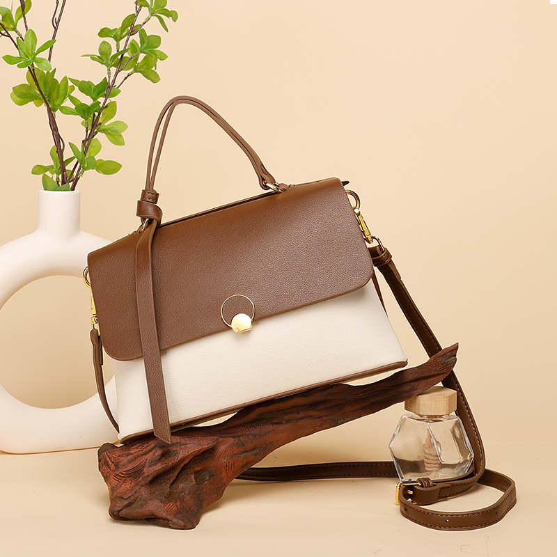 Simple and Stylish Shoulder Bag Pu