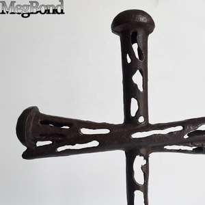 Estatuilla de estatua de Cruz de uñas de Metal religioso grabado en <span class=keywords><strong>bronce</strong></span> de hierro fundido Material de hierro <span class=keywords><strong>oxidado</strong></span> decoración del hogar espacios religiosos - Product Image 3