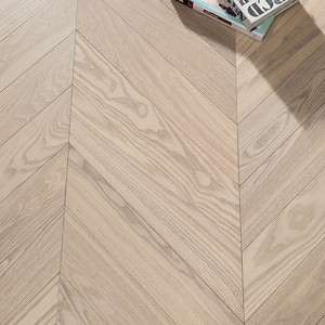 Plancher en bois de frêne brossé multicouche durable ISO9001, grade AB, anti-rayures, T&G 15 mm, installation facile, type chevrons, pour la maison et le bureau - Product Image 1