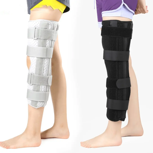 Attelle de genou à trois panneaux : Immobilisateur orthopédique réglable avec 3 panneaux, soutien post-opératoire, polyester noir - Product Image 4