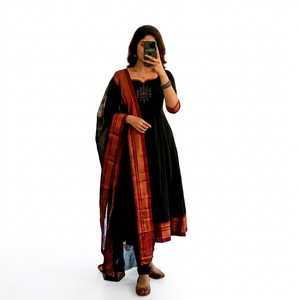 Kurti ethnique pour femme en coton jacquard de qualité supérieure avec bordure Zari et dupatta en dentelle assortie, infroissable, séchage rapide, prêt-à-porter - Product Image 1