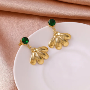 Boucles d'oreilles modernes en acier inoxydable 304, forme de goutte d'huile triangulaire, style géométrique, plaqué or, électroplaqué universel, adaptées aux femmes - Product Image 5