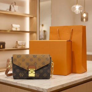Borsa a Tracolla di Lusso <span class=keywords><strong>in</strong></span> Vera <span class=keywords><strong>Pelle</strong></span> di Design, Borsa a Mano Monogram <span class=keywords><strong>in</strong></span> <span class=keywords><strong>Pelle</strong></span> Bovina di Alta Qualità per Donna - Product Image 1