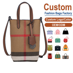 Sac bandoulière personnalisé en toile à carreaux pour femme, fermeture à rabat classique, portable, usage quotidien, toutes saisons - Product Image 1