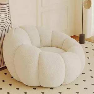Sillón de salón moderno, sofá con patas doradas <span class=keywords><strong>y</strong></span> forma de terciopelo, venta al por mayor para comedor, uso en dormitorio al aire libre - Product Image 1