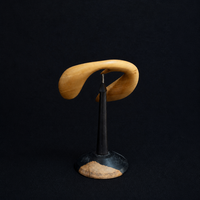 Sculpture d'équilibre Sunmuse |   Art cinétique en bois et laiton, sculpture artisanale d'équilibre, décoration de bureau abstraite, Sunmuse Studio