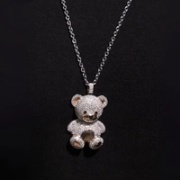 Pendentif ours en peluche glacé deux tons finition or et argent entièrement incrusté de moissanite bijoux mignons de style Hip Hop pour hommes