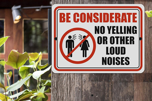 Pas de crier étain signe trafic route avertissement métal signe <span class=keywords><strong>Vintage</strong></span> décoration murale pour la maison ferme Bar café Club décoration - Product Image 5