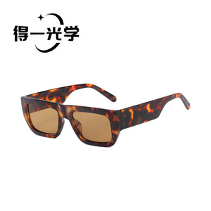 Square Sunglasses Black PC Frame UV400 Women Fashion <b>Eyewear</b> - Product Image 3