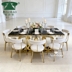 Ensemble de table à manger de luxe pour 12 personnes au design commercial avec base dorée et plateau en verre, élégant et stylé - Product Image 5