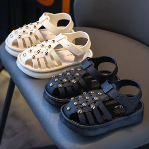 Non-slip Beach Rivet Child Sandals <b>Soft</b> Bottom Non-slip Girls Beach <b>Shoes</b> Pearl Girls Fashion Sandals for Girls - Product Image 2