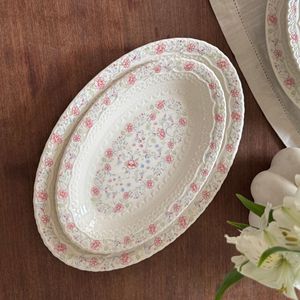Vaisselle en céramique de style français, assiettes à fleurs en relief, tasses à café avec soucoupes et assiettes à dessert - Product Image 6