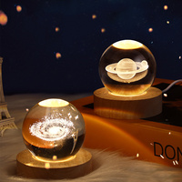 Lampe de nuit LED astronaute, boule de cristal gravée en 3D, décoration d'intérieur, cadeau de noël