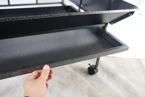 Comoda Gabbia Voliera di Lusso Grande in Metallo e Ferro Nero per Pappagalli Canarini e Cocorite in Vendita - Product Image 6