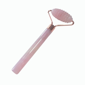 ลูกกลิ้งนวดหน้าโรสควอตซ์ธรรมชาติ หัวเดียว ด้ามยาว แบบมีหนาม - Product Image 5