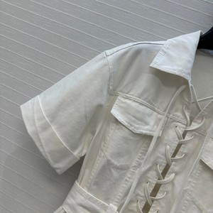 S-L थोक ग्रीष्मकालीन सरल रेट्रो बहुमुखी पोशाक के साथ एक कॉलर और क्रॉस ड्रॉस्ट्रिंग कार्गो शैली डबल पॉकेट डेनिम पोशाक - Product Image 3