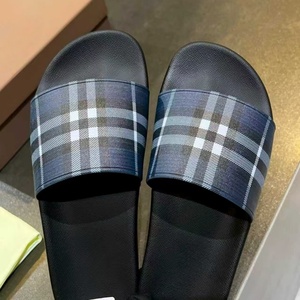 Sandales plates de luxe de marque de créateur 2026 – Chaussures décontractées de haute qualité pour femmes et hommes, idéales pour la marche en extérieur - Product Image 1