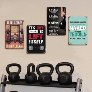 Plaque métallique amusante et motivante pour salle de sport, fitness, humour : « Il ne se lève pas tout seul » – l'exercice vous rend plus beau(e) à l'état nu – Décoration de bar - Product Image 3