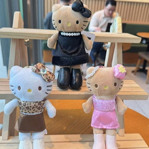 Portachiavi Peluche Hello Kitty USA, Graziosa Bambola Kitty in Abito Nero, Charm per Borsa con Collana di Perle, Ciondolo Imbottito, Regalo per Ragazze - Product Image 2