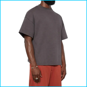 T-shirt Streetwear vierge en coton épais, coupe carrée, avec logo personnalisé, épaules tombantes, coupe oversize et courte pour homme - Product Image 1