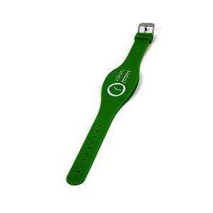 สายรัดข้อมือซิลิโคน UHF RFID ได้รับการรับรองมาตรฐาน ISO ของ GSC ความถี่ 860-960MHz แท็ก NFC แบบตั้งโปรแกรมได้ พร้อมโลโก้สั่งทำ สำหรับการเข้าใช้ในโรงแรม - Product Image 1