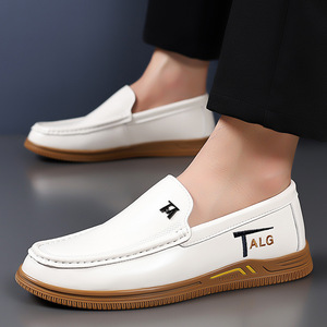 Mocasines de cuero blancos para hombre, zapatos informales de estilo británico con suela suave para jóvenes - Product Image 3