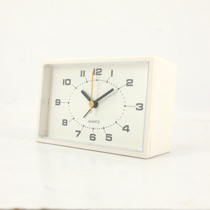 Orologio da Tavolo al Quarzo in Plastica, Design Contemporaneo Semplice, con Sveglia e Display a Singola Faccia, Adatto per Soggiorno, Logo Personalizzabile - Product Image 3