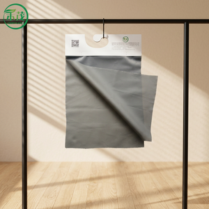 Rouleau <span class=keywords><strong>de</strong></span> <span class=keywords><strong>film</strong></span> PVC mat haute élasticité, imperméable, écologique, toucher doux, résistant à l'abrasion, anti-rayures, lisse, pour équipement extérieur, sacs et voitures - Product Image 2