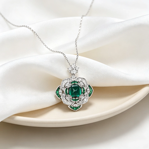 FYXL1164 Luxurious, Lively, Exquisite, and Elegant Large <b>Floral</b> Design Green Pendant - Product Image 2