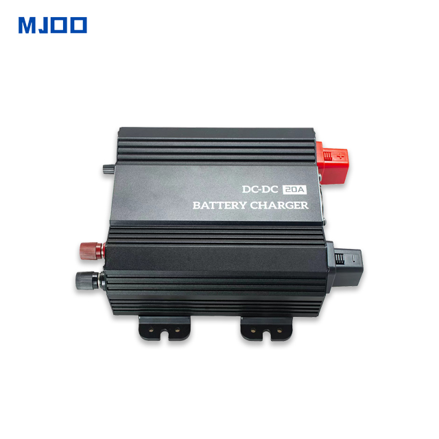Smart 40A 12V Battery to Battery Charger DC-DC Converter for Motorhomes, Boats, Solar Systems