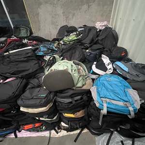 Vente en gros de sacs à dos noirs pour adultes sacs d'école de seconde main pour étudiants sacs à dos d'occasion pour femmes 20 kg par <span class=keywords><strong>sac</strong></span> a Grade - Product Image 1