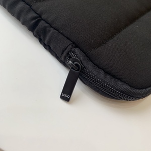 Nouveau grand compteur d'étiquettes <span class=keywords><strong>cadeau</strong></span> annuel Double C noir pochette d'ordinateur coton mode sac de rangement pour ordinateur portable grande capacité - Product Image 4