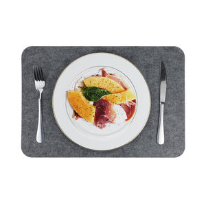 Ensemble de 4 sets de table modernes en feutre polyester gris foncé Ulike, 44x32cm, durables, personnalisables par sublimation, pour promotion - Product Image 5