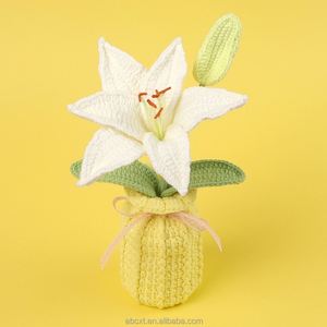 Planta Artificial de Lirio Tejida a Mano en Maceta, Decoración Creativa de Ganchillo para el Hogar, Ideal para Graduaciones y Halloween - Product Image 4