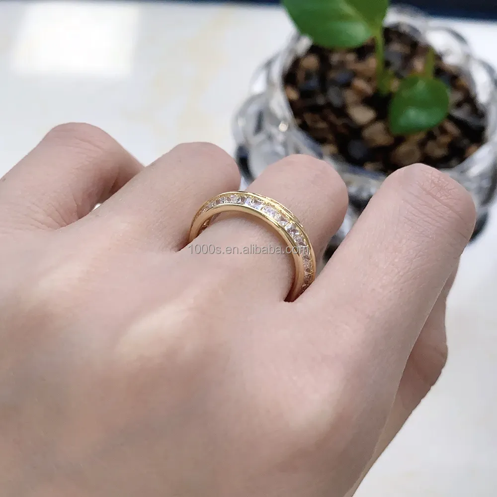Fashion Jewelry Brass Ring with Zircon Gold Plated Popular Design for Women Men Party Customized