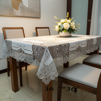 Nappe en dentelle brodée à la machine, style artisanal, avec broderie florale complexe pour la décoration intérieure