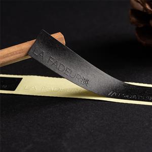 Không có moq tùy chỉnh dính giấy dập nổi logo Sticker Kết cấu màu đen giấy Nước hoa nhãn chai - Product Image 2