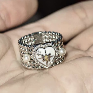 Anillo de compromiso y boda de lujo de alta gama con diseño de mariposa ancha estilo influencer, corazón, perla y hexagrama, de aleación, diseño de nicho único para - Product Image 4
