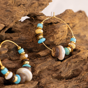 Boucles d'oreilles créoles en argent plaqué argent bohème avec perles en pierre naturelle |   Boucles d'oreilles pendantes à pompon faites à la main pour femmes - Product Image 4