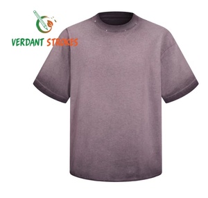 Verdant Strokes. T-shirt Stampate Moderne - Design Eleganti e Contemporanei per le Tendenze Attuali - Ideali per la Moda Urbana e il Retail - Product Image 5